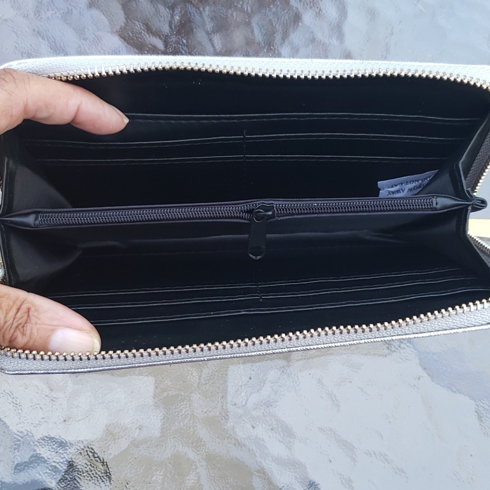 Rebecca & Rifka Wallet - Picture 3 of 4